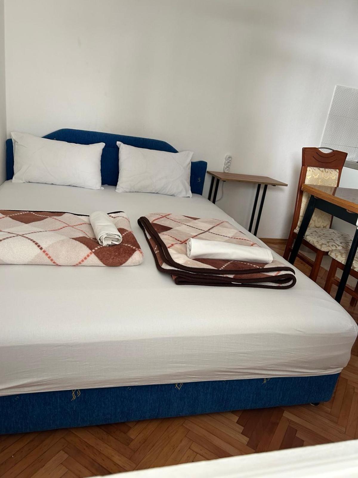 Apartments And Room Mv Petrovac Extérieur photo